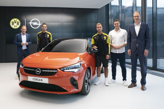 Borussia Dortmund’un Yıldızları Opel’i Ziyaret Etti