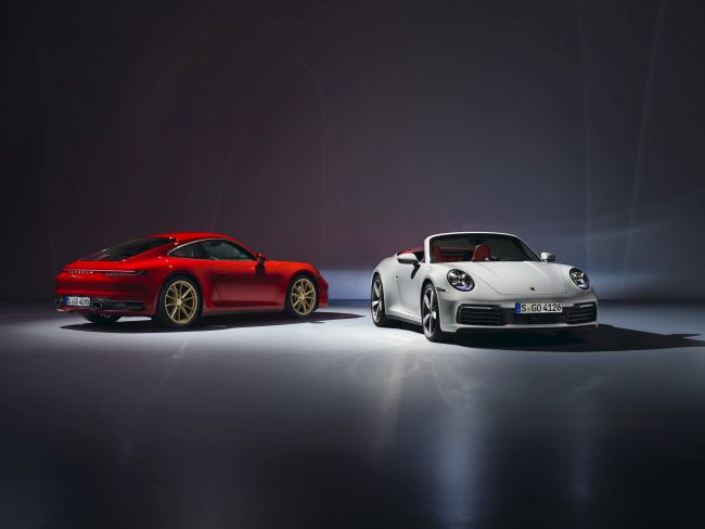 911 ailesinin yeni üyesi;911 Carrera Coupé ve 911 Carrera Cabriolet