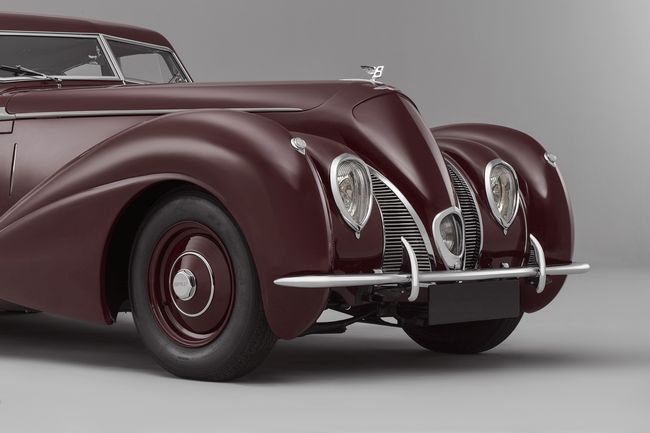 Bentley, türünün tek örneği 1939 model Corniche’i tekrar hayata döndürdü!