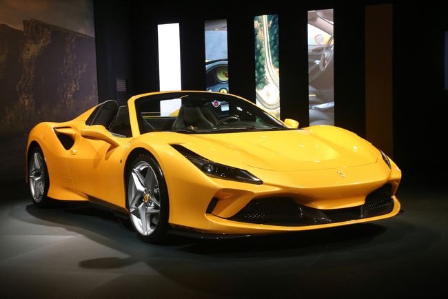 Ferrari’den F8 Spider Sürprizi!