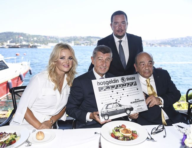 Çekya Başbakanı Babis’e Boğaz’da Sürpriz Doğum Günü