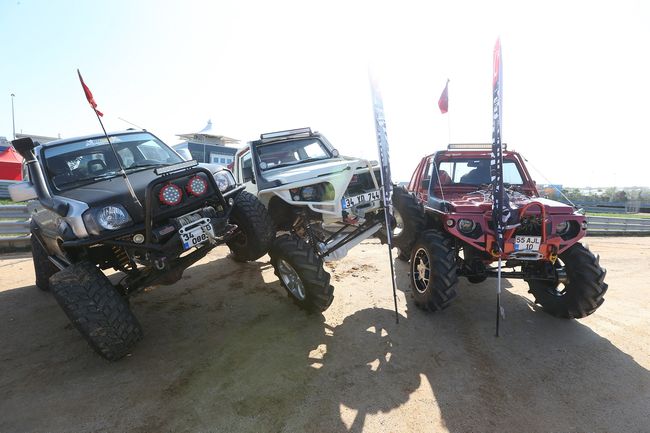 Otomobil ve motosiklet tutkunlarını buluşturan V Weekend Motoring başlıyor