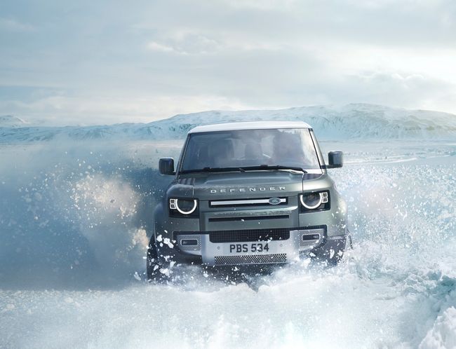 Yeni Land Rover Defender Dünya Tanıtımını Frankfurt’ta Gerçekleştirdi