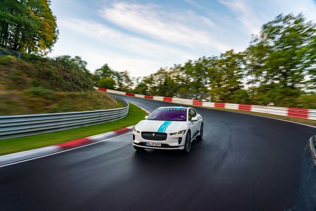 Jaguar I-PACE RACE eTAXI ileNürburgring’de Unutulmaz Bir Deneyim Yaşatıyor