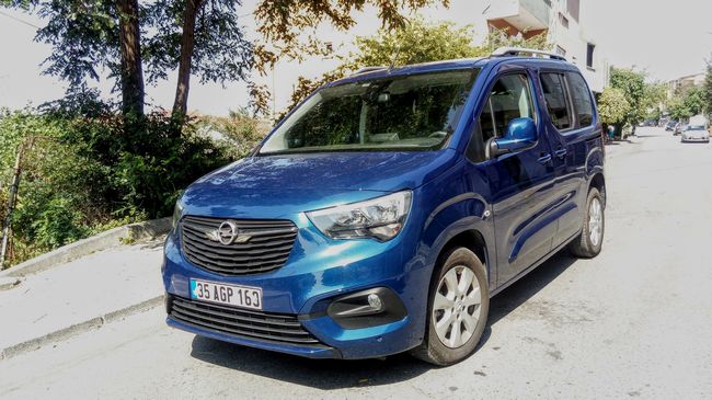 Opel Combo 1.5 D Ultimate AT Testi