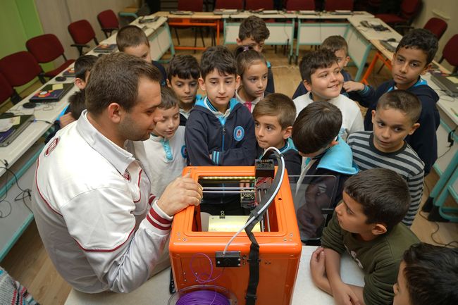 Tofaş, ‘Çocuklara Kodlama Eğitimi Projesi’ni Yaygınlaştırıyor!