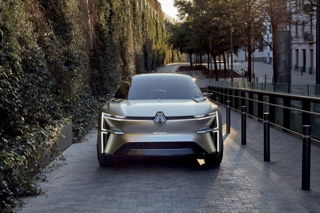 Renault’nun yeni konsept modeli MORPHOZ