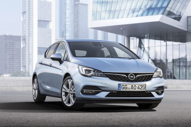 Yeni Opel Astra HB Sınıfında Standartları Belirlemeye Devam Ediyor