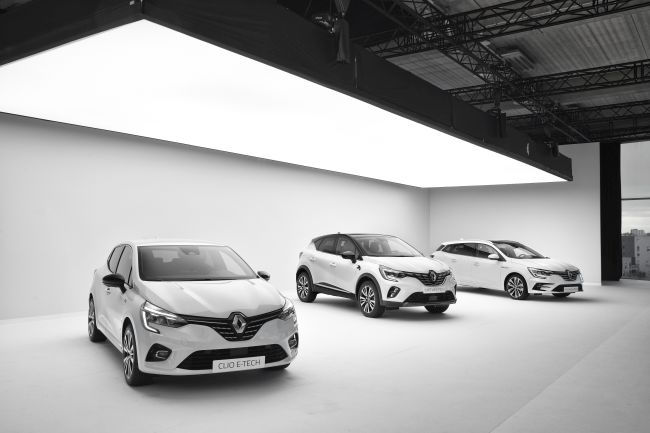 Renault Grubu Hibrit ve Elektrikli Araçlarla Ürün Gamını Güçlendiriyor