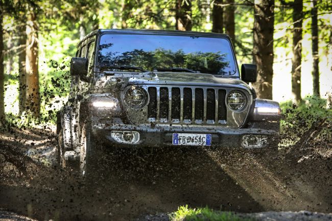 Jeep Wrangler Almanya’daEn İyi Arazi Aracı ve SUV Seçildi!