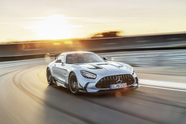 730 BG ile seri üretim bir Mercedes-AMG ile sunulan en güçlü V8 motor