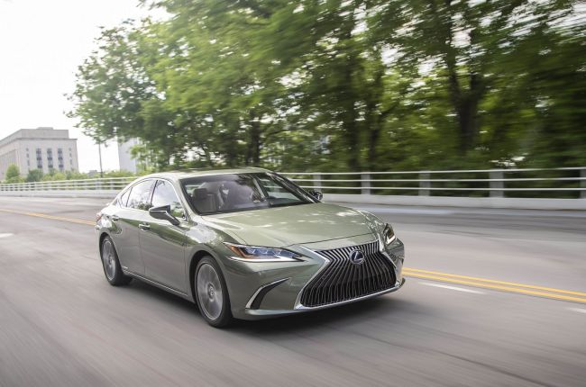 Lexus’tan Hayatı Kolaylaştıran Teknolojik Bir İlk Daha: WhatsApp Deneyim Hattı