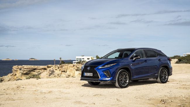 Lexus ’tan Hayatı Kolaylaştıran Teknolojik Bir İlk Daha: WhatsApp Deneyim Hattı