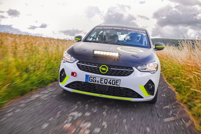 Opel Corsa-e Ralli ‘Önce Güvenlik’ Sloganı ile Yola Çıkıyor