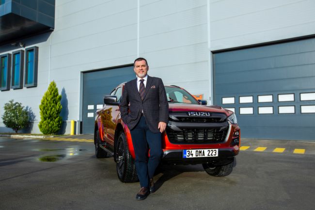 Isuzu D-Max yepyeni tasarımıyla yollarda