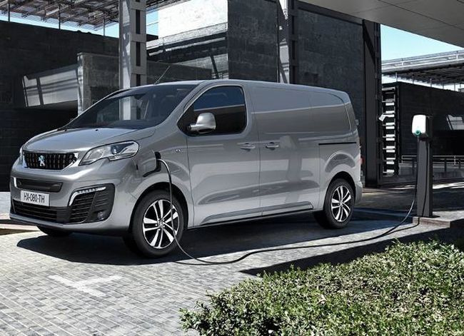 Yeni PEUGEOT e-EXPERT2021 Uluslararası Yılın Vanı Seçildi
