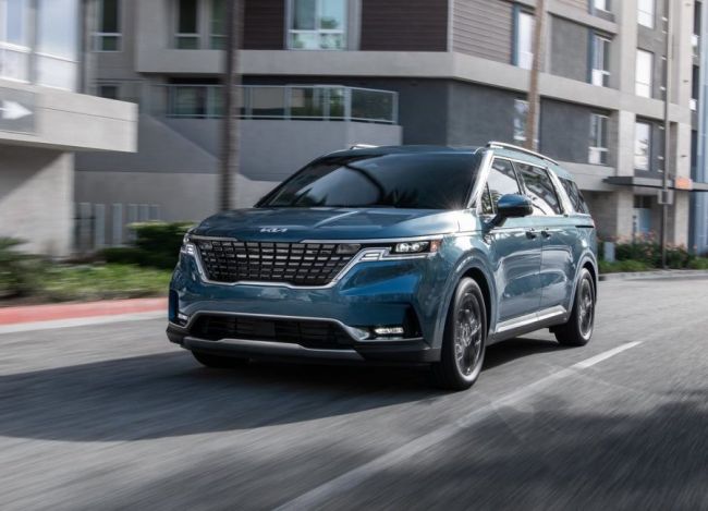 Yeni Yüzü İle Kia Carnival Tanıtıldı