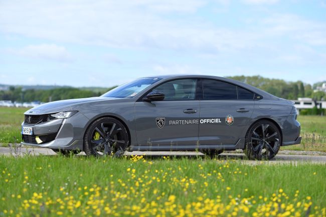 PEUGEOT 2021 Roland-Garros Turnuvası’nda Ulaşımı Elektrikli ve Şarj Edilebilir Hibrit Araç Filosuyla Sağlayacak!