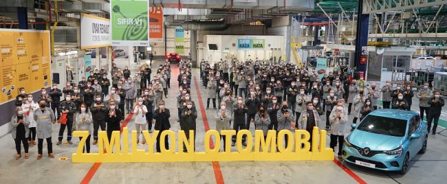 Oyak Renault 7 milyonuncu aracını ve motorunu üretti