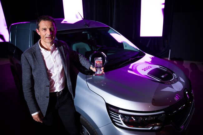 2022 Uluslararası Yılın Ticari Aracı Yeni Renault Kangoo Van Seçildi