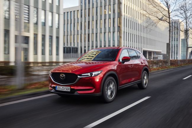 Mazda CX-5'e Yandan Çarpışma Testinde Tam Not!