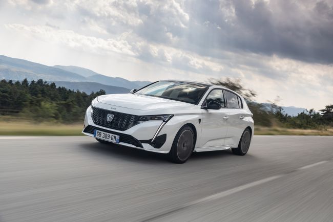 Yeni Peugeot 308'e Bir Ödül de Kadınlardan Geldi