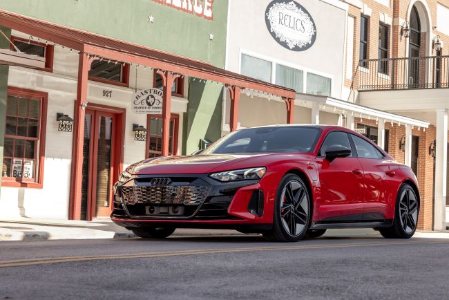 Dünyanın en performanslısı Audi e-tron GT quattro   