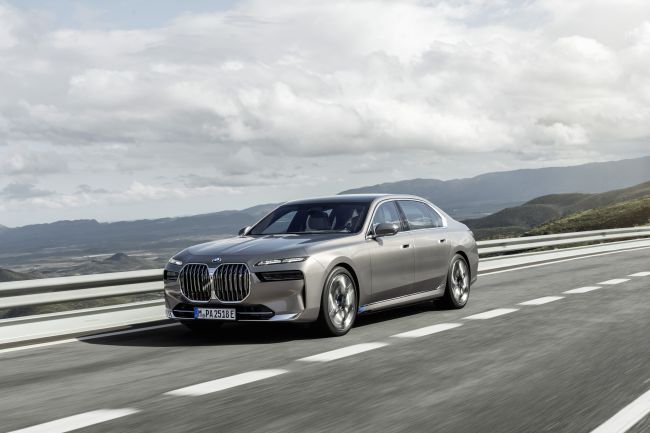 BMW'nin Amiral Gemisi Yeni BMW 7 Serisi Yenilendi