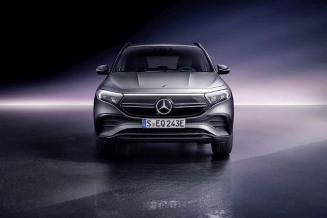 Mercedes-EQ markasının kompakt SUV segmentindeki tamamen elektrikli EQA ve EQB modelleri, Türkiye’de satışa sunuluyor
