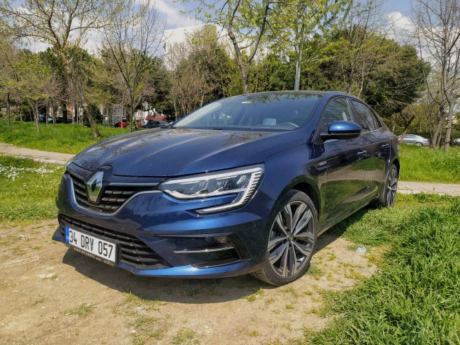 Makyajlı  Renault Megane Sedan EDC Test ve İzlenimi