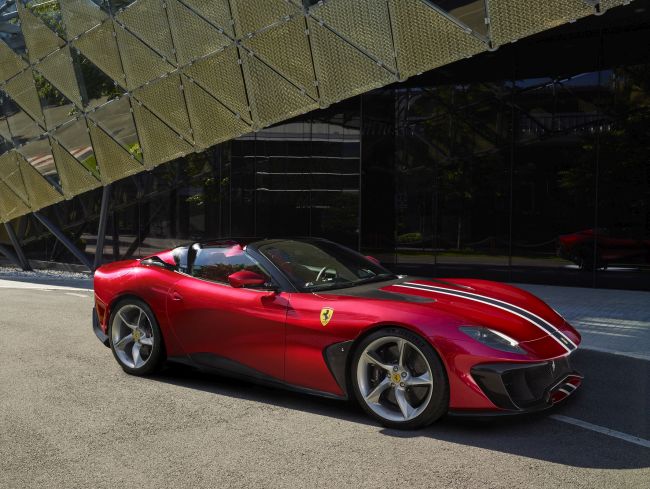 Ferrari'nin En Yeni Türünün Tek Örneği Modeli: SP51