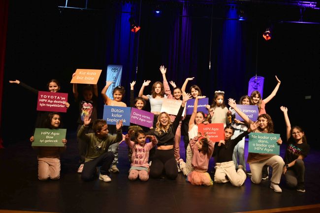Toyota Pembe İzler Kadın Kanserleri Derneği ile "Kızıma İyi Gelecek" Kampanyasına Destek Oldu