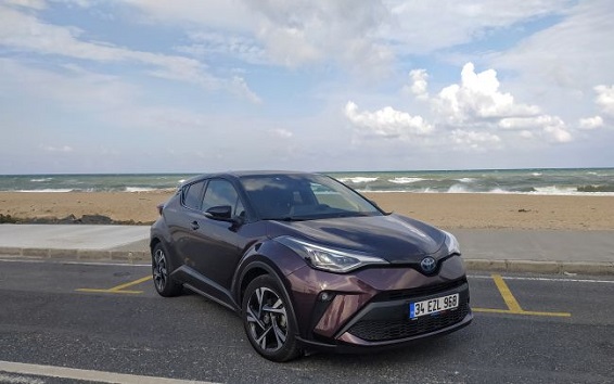 Toyota C-HR 1.8 Hybrid 4×2 Passion X-Pack e-CVT Testi