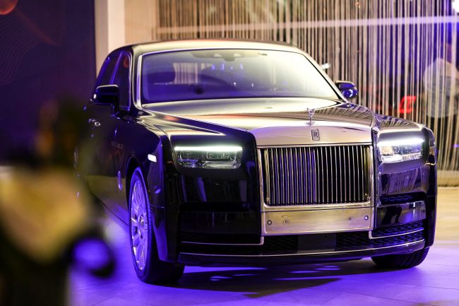 Rolls-Royce Phantom'un Yeni Yüzü ve BlackBadge Ghost İstanbul'da!