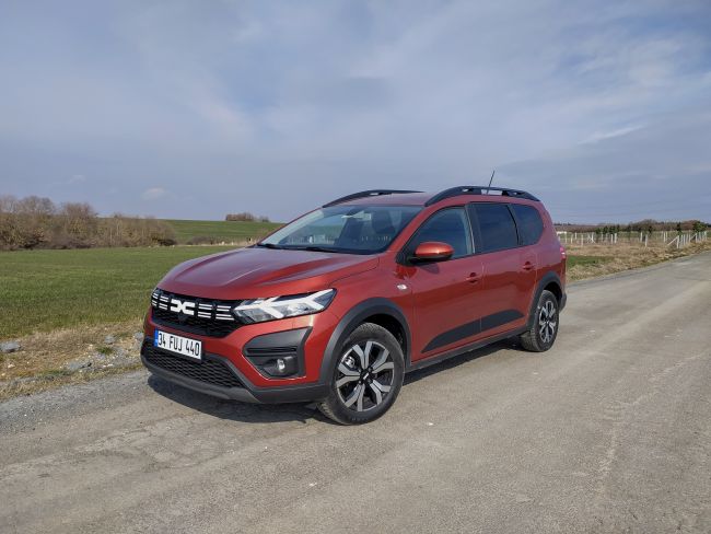 Yedi Koltuklu Dacia Jogger Test ve İzlenimi