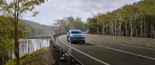 Isuzu D-Max yenilenen ön yüzü ile pazarda daha güçlü ve iddialı 