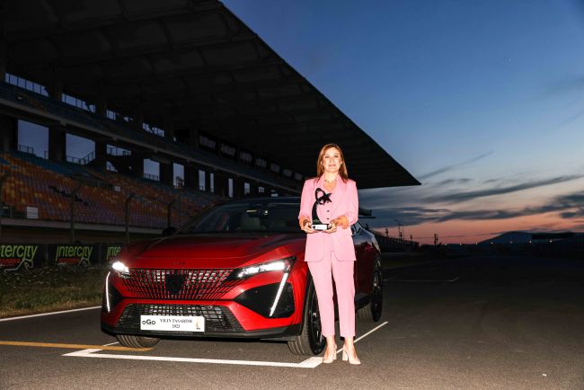 Peugeot 408, Otomotiv Gazetecileri Derneği (OGD) “YILIN TASARIMI”Tarafından Seçildi!