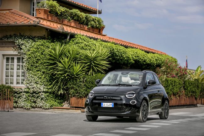 Fiat 500e, 3. Kez ‘En İyi Elektrikli Küçük Otomobil’ Seçildi