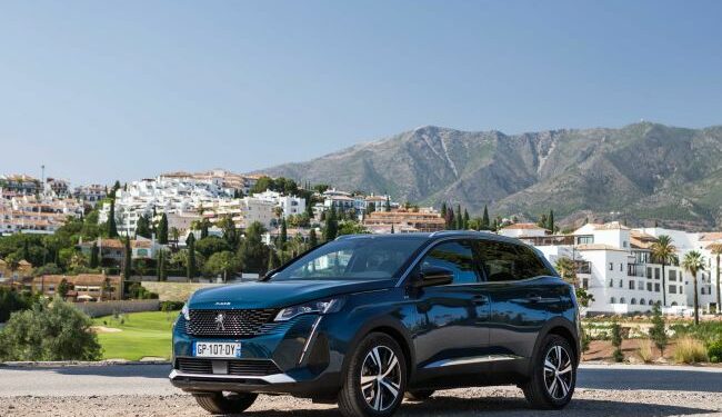 PEUGEOT’nun SUV segmentindeki lider modelleri 3008 ve 5008, yeni 48V hibrit teknolojili versiyonlarıyla Türkiye’de satışa sunuldu.