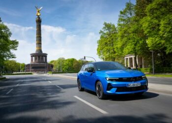 Opel, 15 Farklı Elektrikli Modeli ile 2023 Yılını Dolu Dolu Geçirdi!