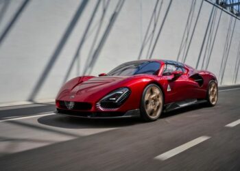 Alfa Romeo 33 Stradale, 2024 Yılının Yeni Otomobili Yarışması’nın Yıldızı Oldu