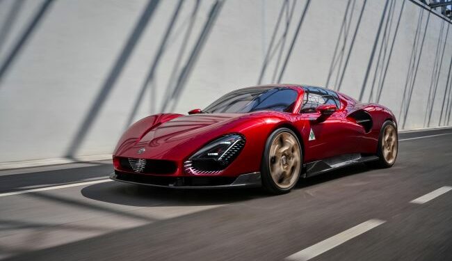 Alfa Romeo 33 Stradale, 2024 Yılının Yeni Otomobili Yarışması’nın Yıldızı Oldu