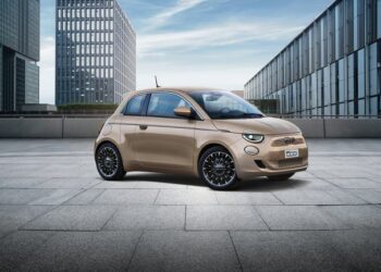 Fiat 500e Amerika’da İlk Ödülünü Aldı; “Yılın En Çevreci Otomobili” Seçildi