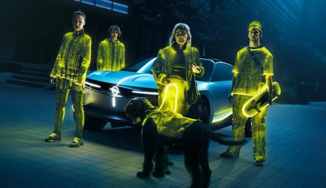 Opel Experimental “Işıkla Boyama” ile Geleceği Aydınlatıyor!