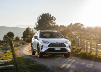 Toyota’nın Öncü Modeli Prius “En Çevreci Otomobil” Seçildi