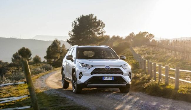 Toyota’nın Öncü Modeli Prius “En Çevreci Otomobil” Seçildi