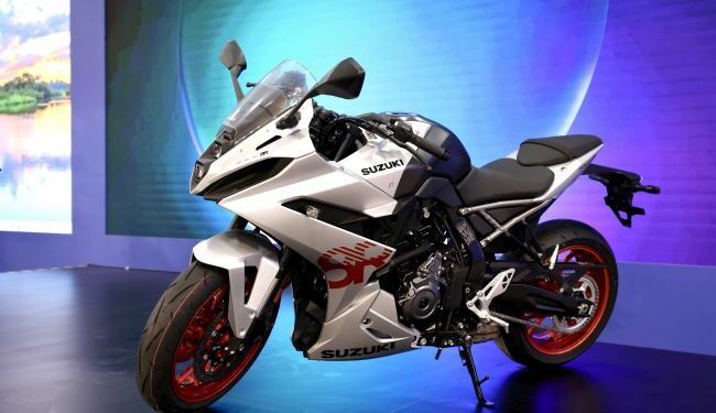 Hem Cadde Hem Pist Performans Motosikleti GSX-8R 539.000 TL’lik Fiyatıyla Ön Satışta