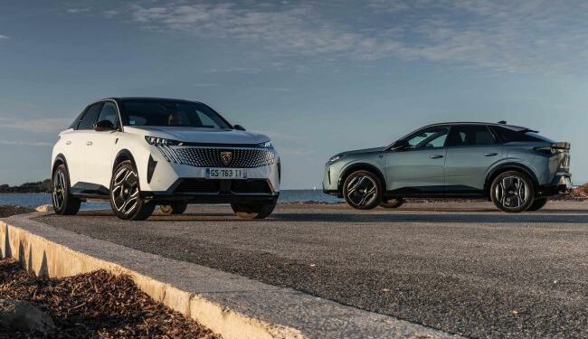 Yeni Peugeot E-3008'in Dinamik Fastback Tasarımı Ödüllendirildi!