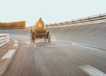 130 yıl önce ilk seri üretilen araç Mercedes-Benz Motor-Velocipede, geleceğe ilerliyor