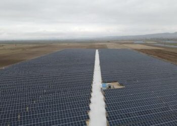 Otokoç Otomotiv'den Bir İlk: Arazi Tipi GES Yatırımı İle Geleceğin Enerjisini Üretiyor